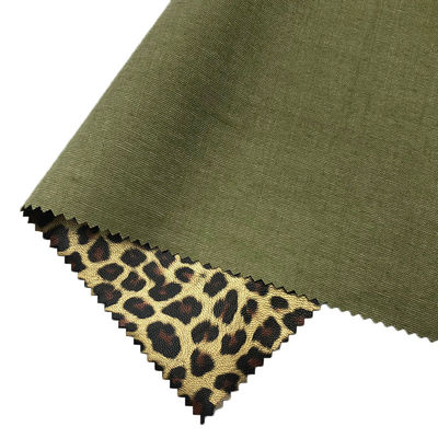 Ropa de impresión de leopardo de cuero PU resistente al agua 0,6 mm espesor personalizado