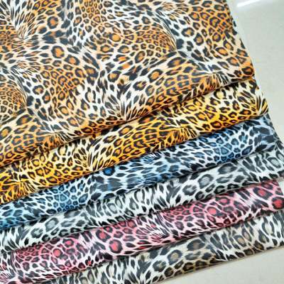 Por mayor Pvc Leopard Impreso Cuero Artificial Sintético para Bolsa Cuaderno Teléfono Cuero de mesa con concha Tejido de cuero falso