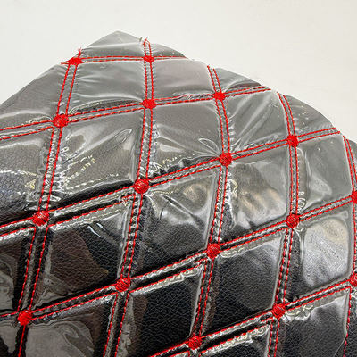 Sillón de pie de carro de cuero de PVC con colchoneta de cuero de PVC de 4,6 mm de espesor con relleno de espuma ajustado estirante asientos de automóvil bordados en relieve sofás para bolsas