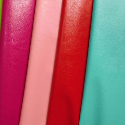 Cuero sintético artificial de grano PVC R64 para tela de cuero para zapatos, funda de cartera, cuaderno, paquete