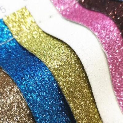 Por mayor PU Glitter en polvo grano de cuero sintético cartera de bolsillo zapatos portátil tejido de cuero