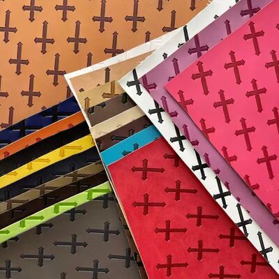 Fabrica de cuero sintético en relieve de color de la moda de vinilo de PU personalizado para muebles para bolsas de calzado Alfombras de mesa cubierta de sofá