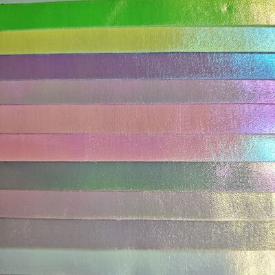 Cuero sintético holográfico con láser