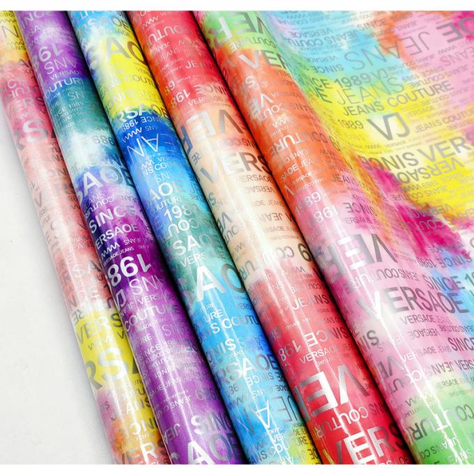 PU Rainbow Letter Print Magazine Diseño de cuero sintético impermeable Tejido de cuero falso para bolsas de equipaje Muebles cosméticos/sofá 8